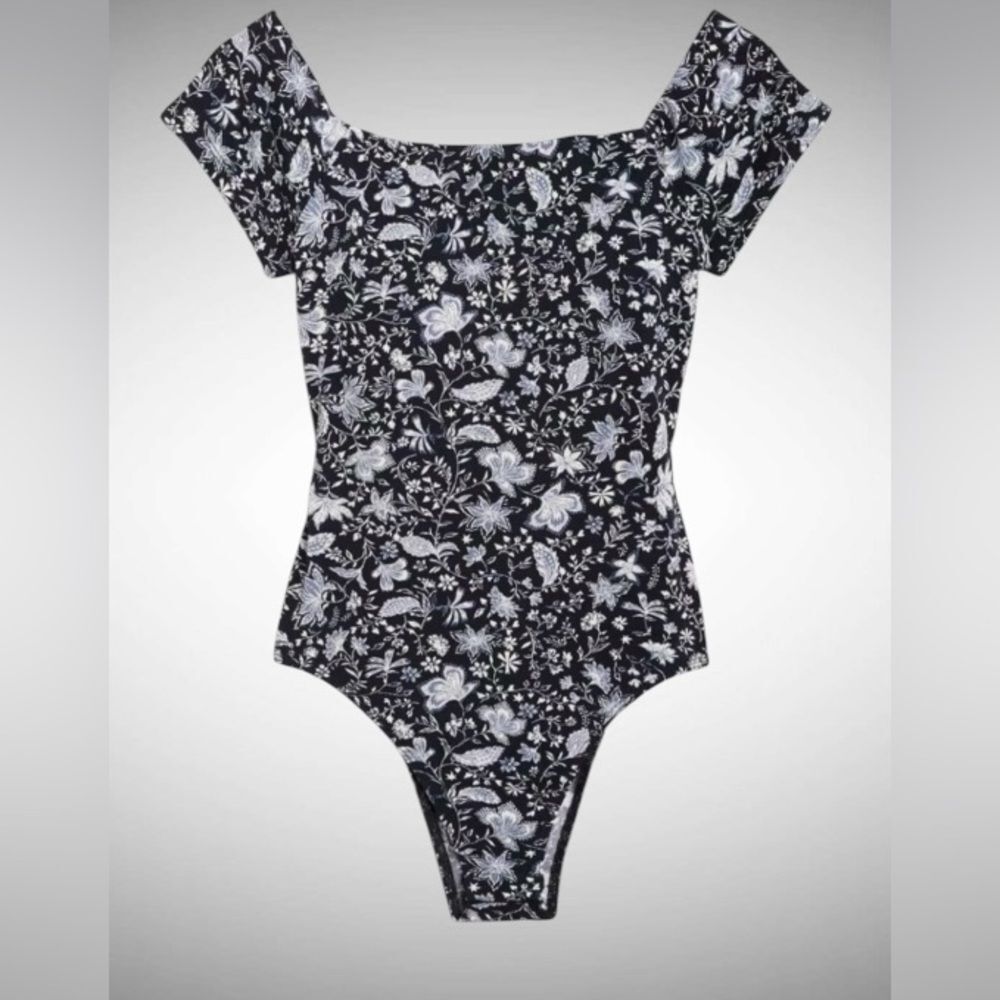 Lush | Lush Sammi Navy & White floral Cut Out Bodysuit | Bodysuit | NWOT size M